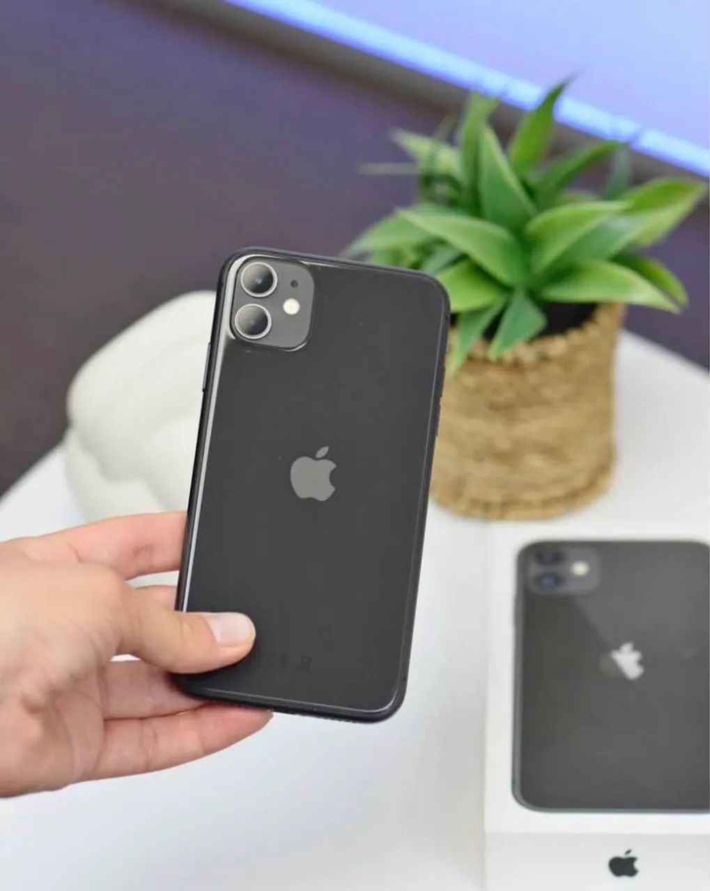 iPhone 11 ブラック 64GB iPHONE 11 BLACK 64GB ORIGINAL ? ? Apenas R$1.050 à vista no PIX