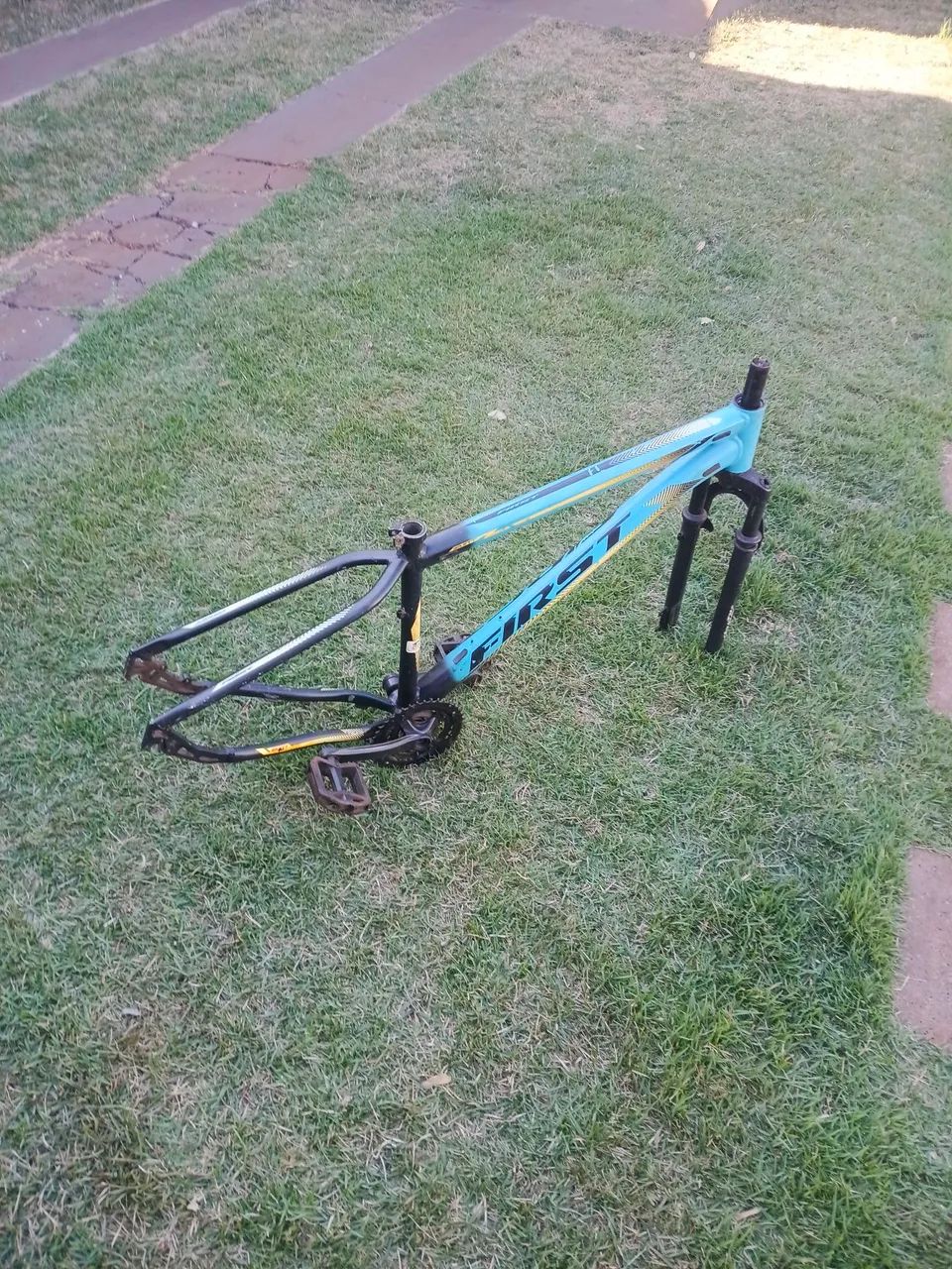 Quadro de alumínio 29, com jogo de centro e pedal. - Foto 2