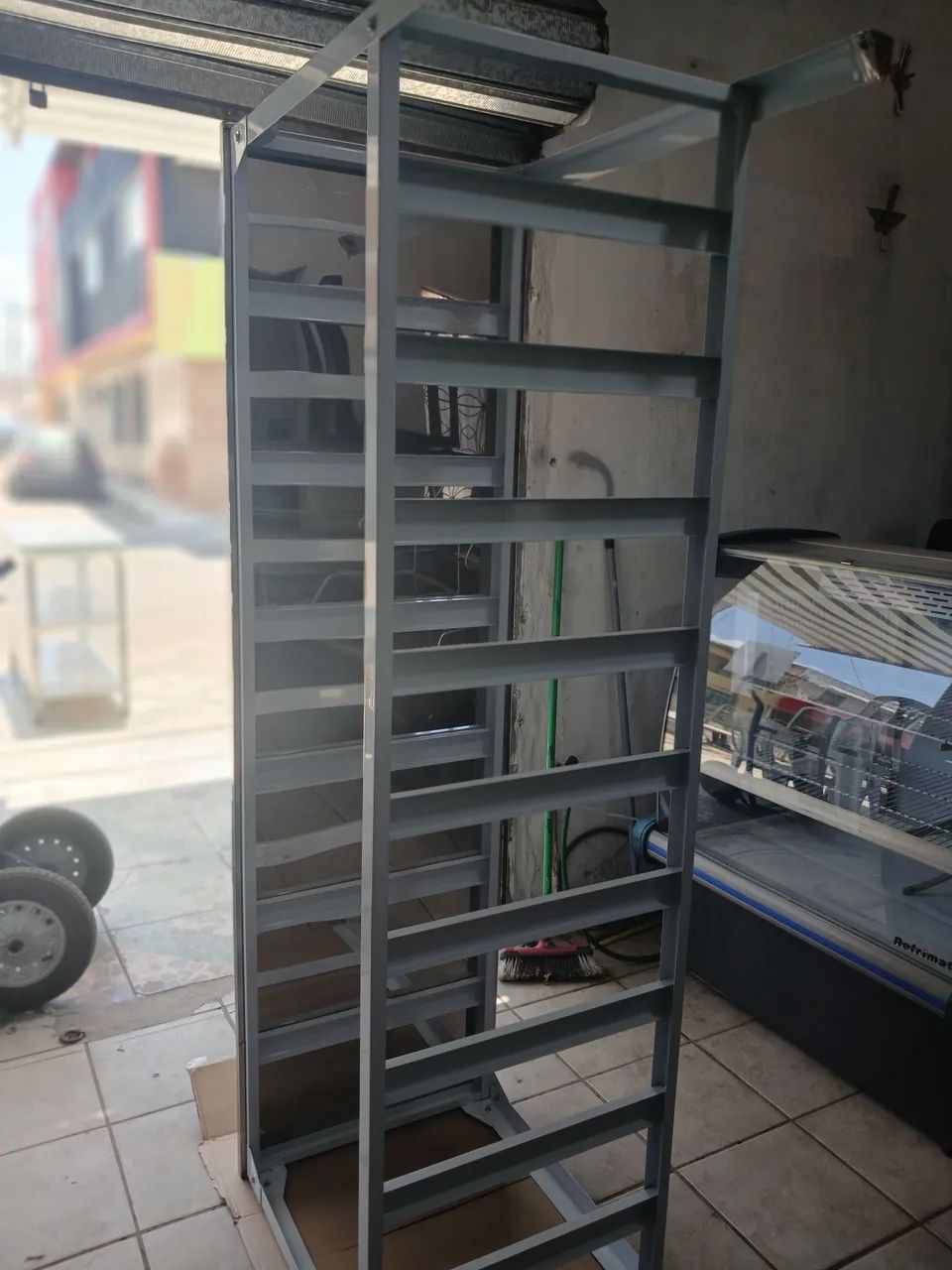 Mesa inox nova zero. 1,90 x55 = valor 1,250 - Foto 4