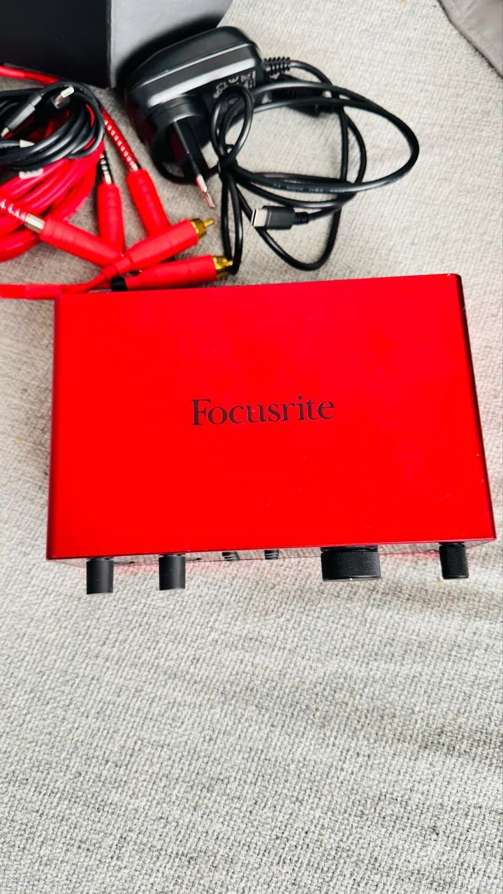 Interface de Audio Focusrite Scarlett 4i4 (Nova)  - Foto 4