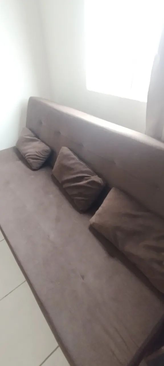 Sofá-Cama Marrom + Puff+ 3 Almofadas (Completo)