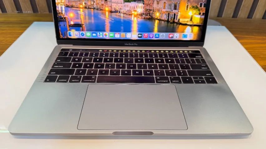 MacBook PRO Touch Bar A1706 I5 2.9 Mem 8gb Ssd 256gb - Foto 3