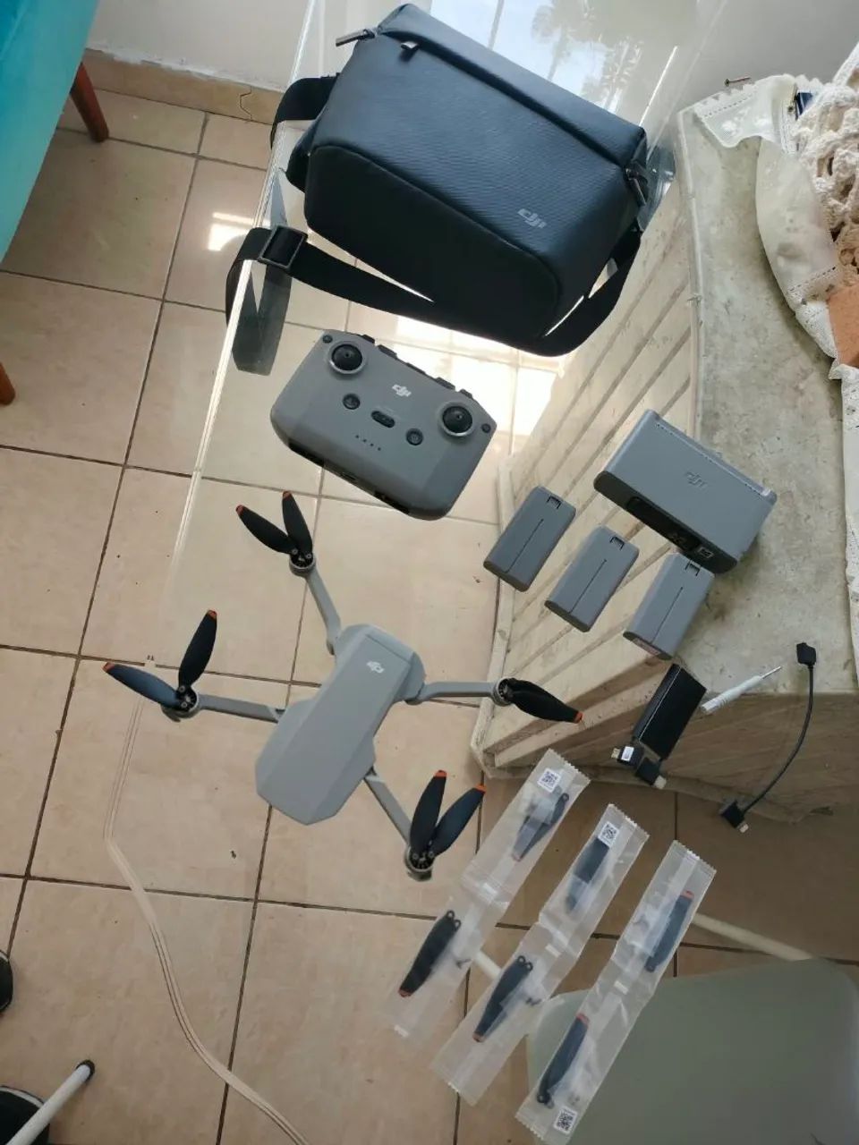 Drone DJI Mini 2 SE Fly More Combo - Foto 2