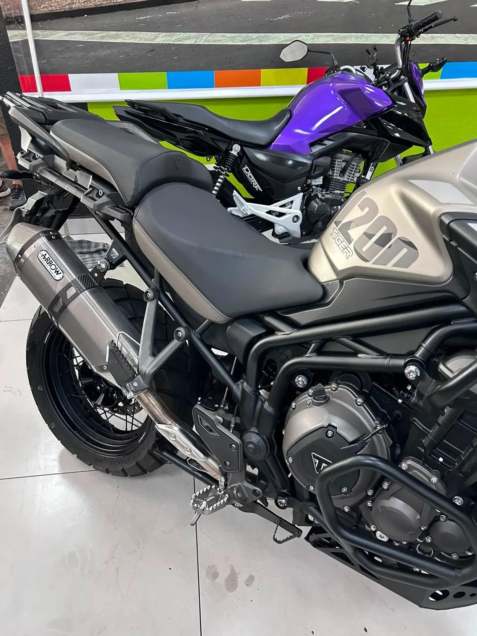 TRIUMPH TIGER 1200 DESERT EDITION - Foto 3