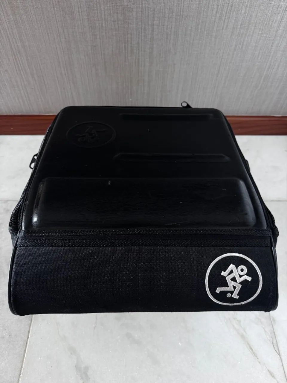 Mesa digital Mackie DL1608