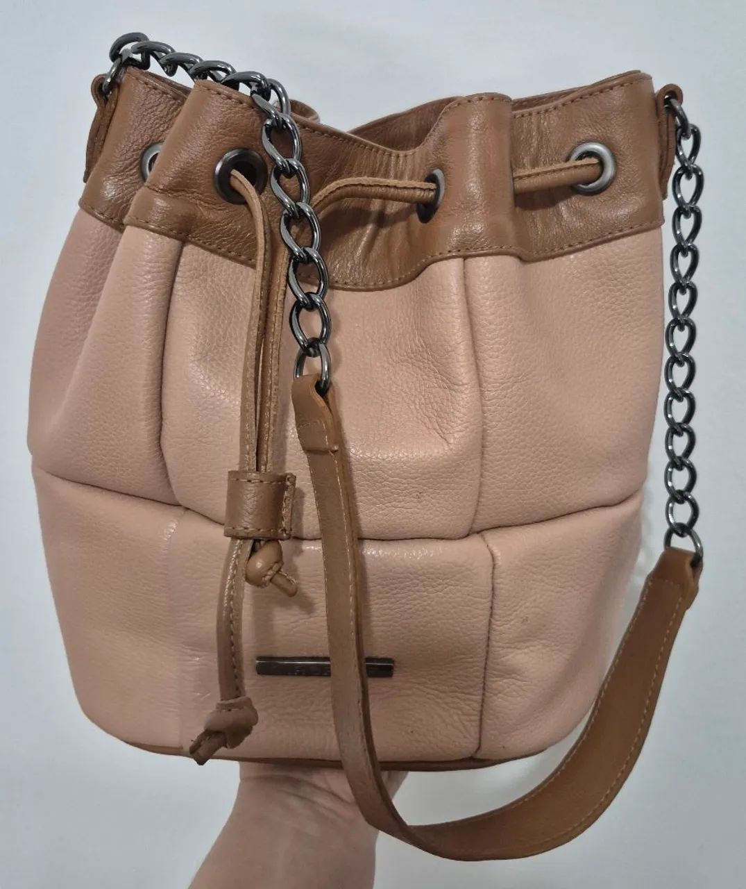 Bolsa modelo saco em couro - Foto 2