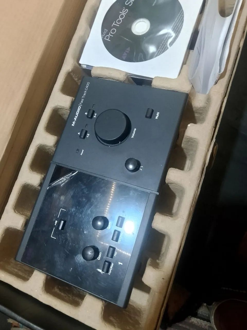 Interface M-audio Fast track C400 na caixa com +cd original  - Foto 2