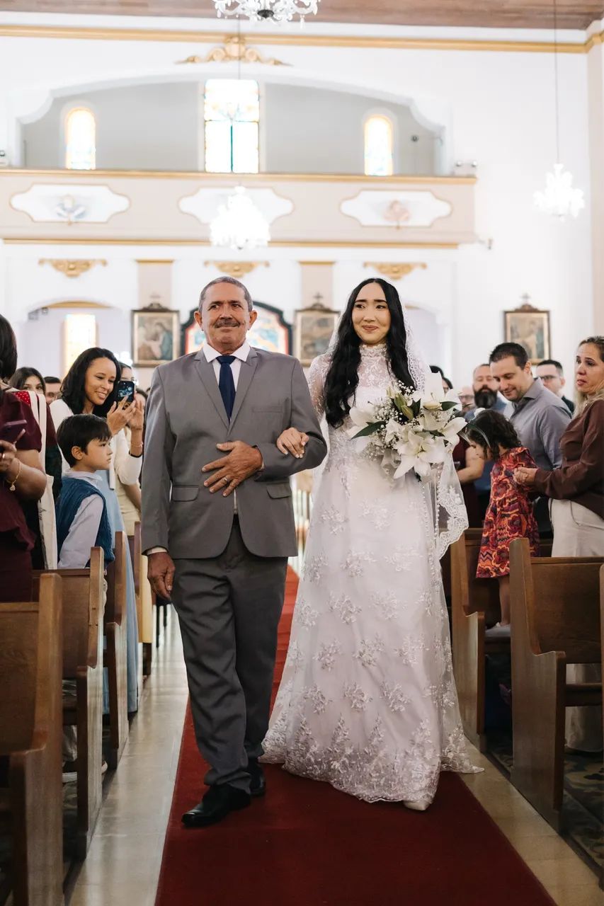 Vestido de noiva com renda, manga longa e gola alta - Foto 5