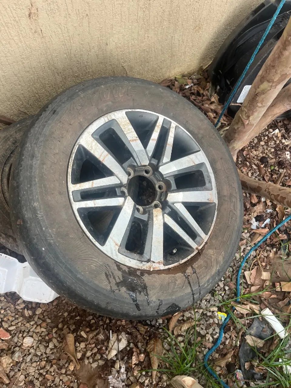 Roda Hilux 