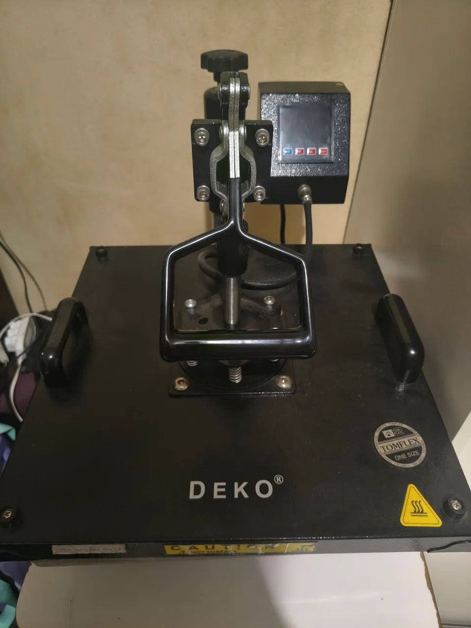 Prensa térmica multifuncional 8x1, marca Deko