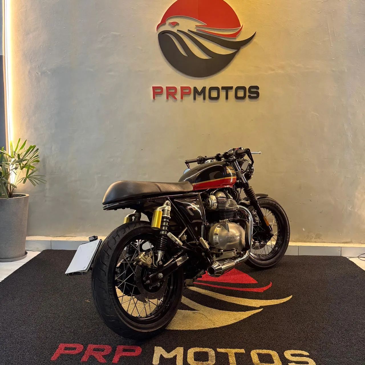 Royal Enfield Interceptor 650 Custom  - Foto 3