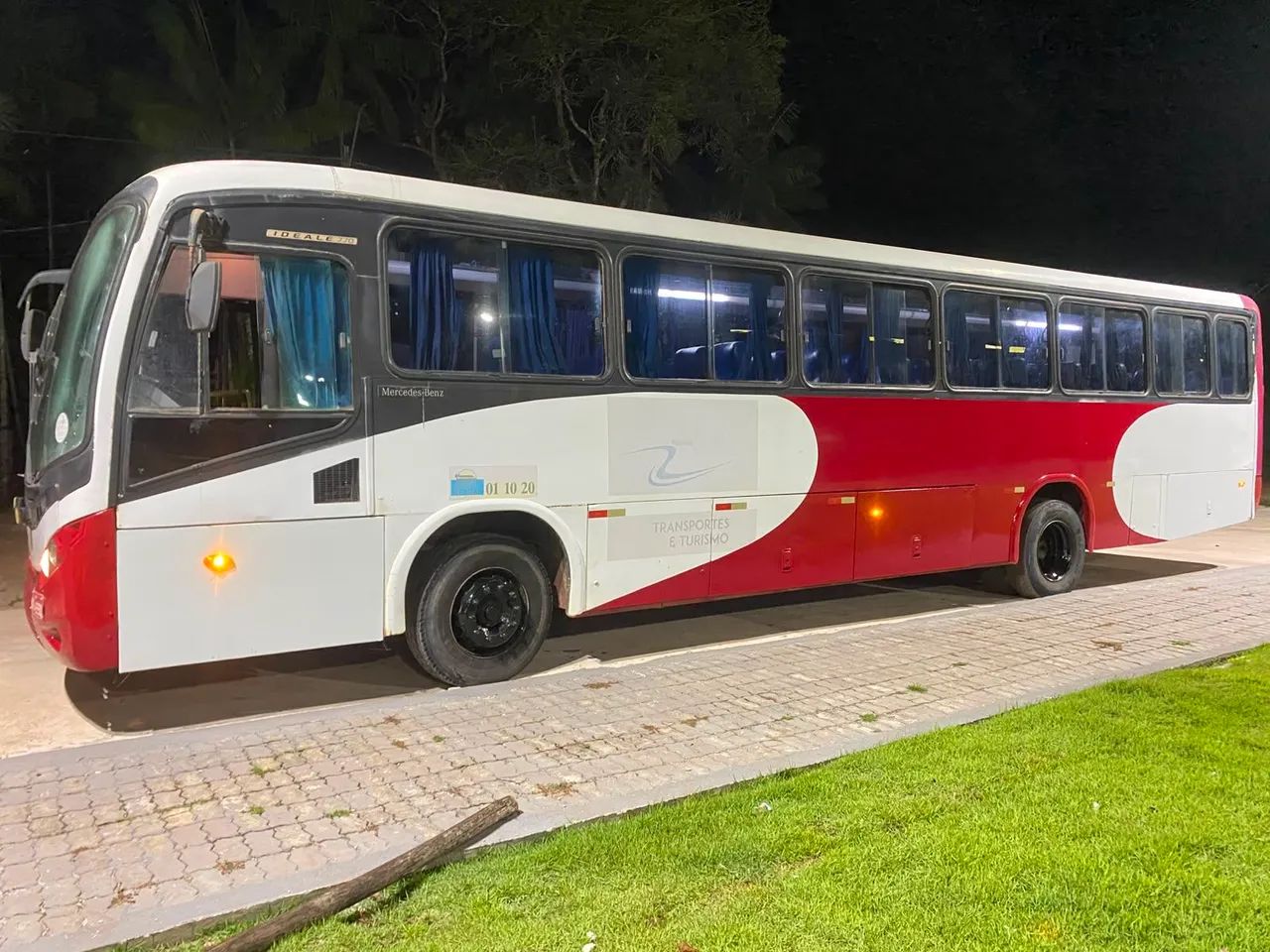 Ônibus a venda
