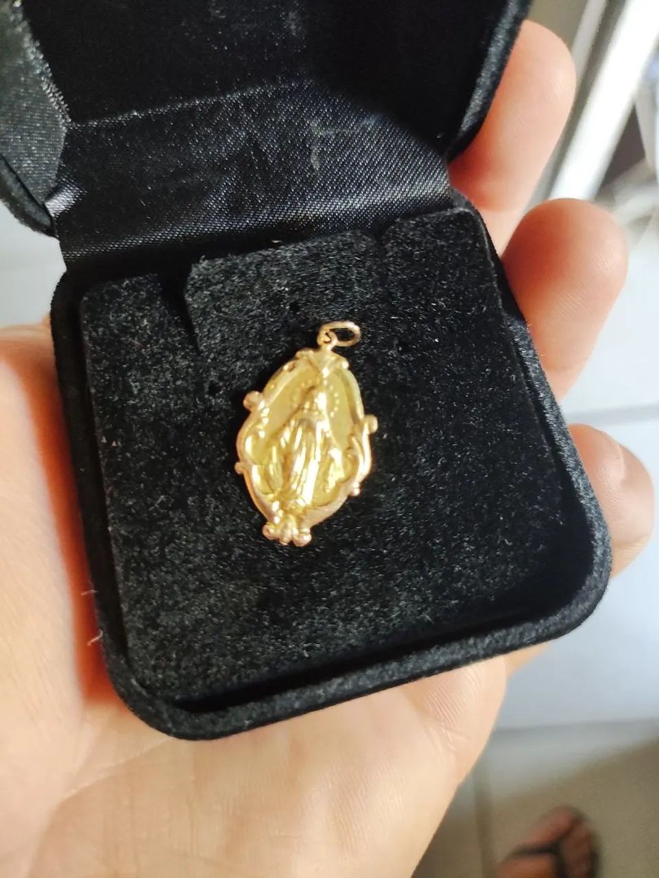 Pingente Santa em Ouro 18k (DISPENSO CURIOSOS) - Foto 3