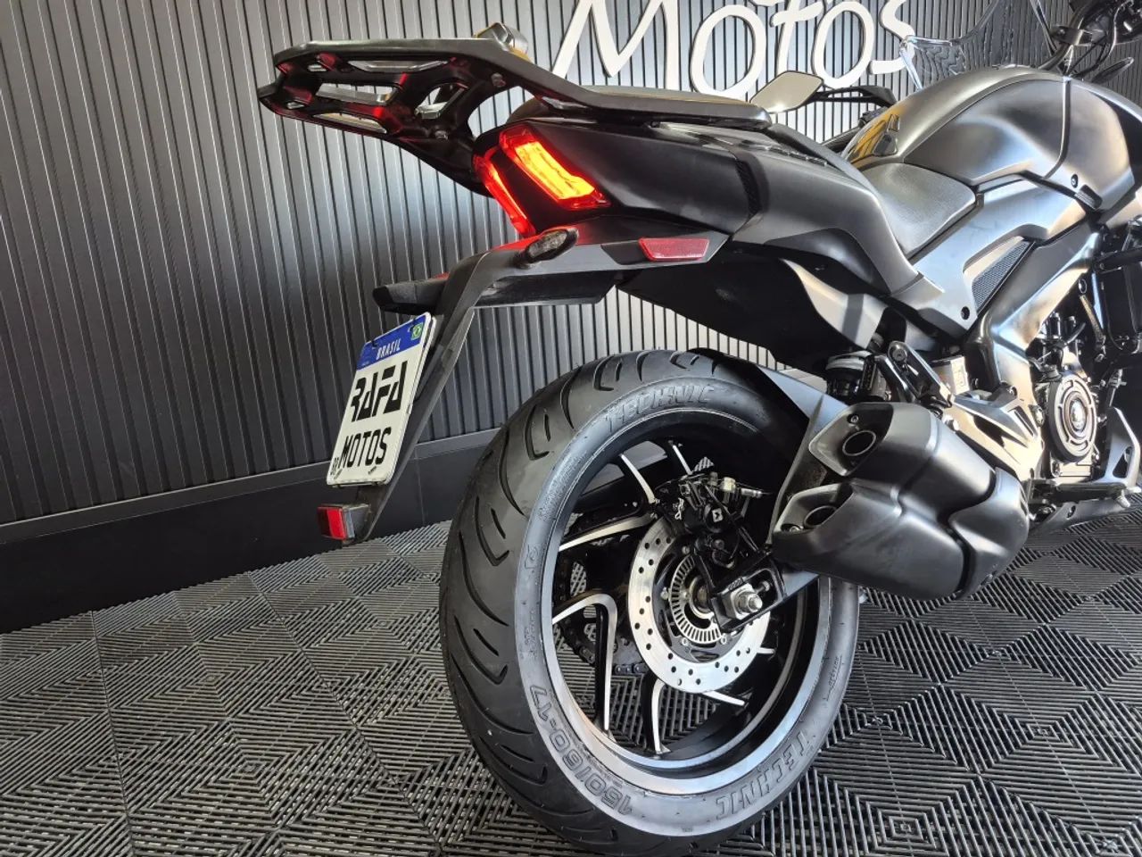 Bajaj Dominar 400  2025 - Foto 4