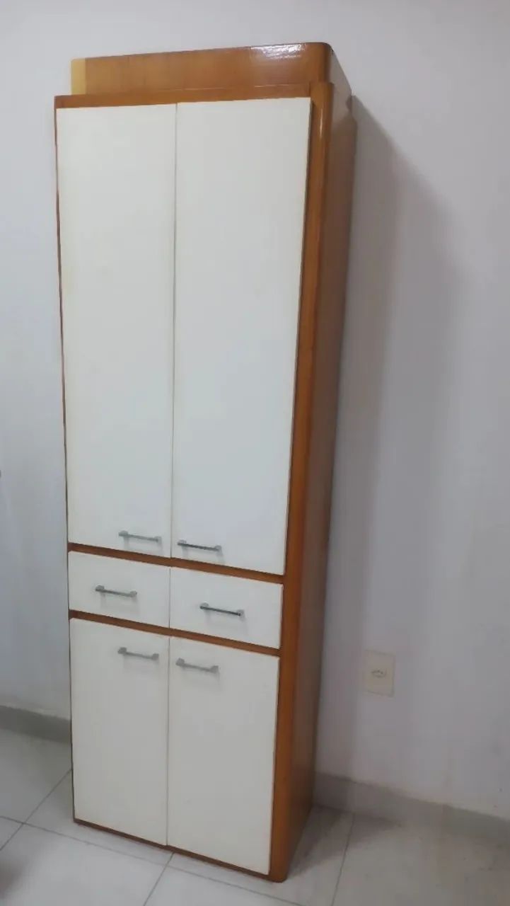 Armário Madeira Nobre