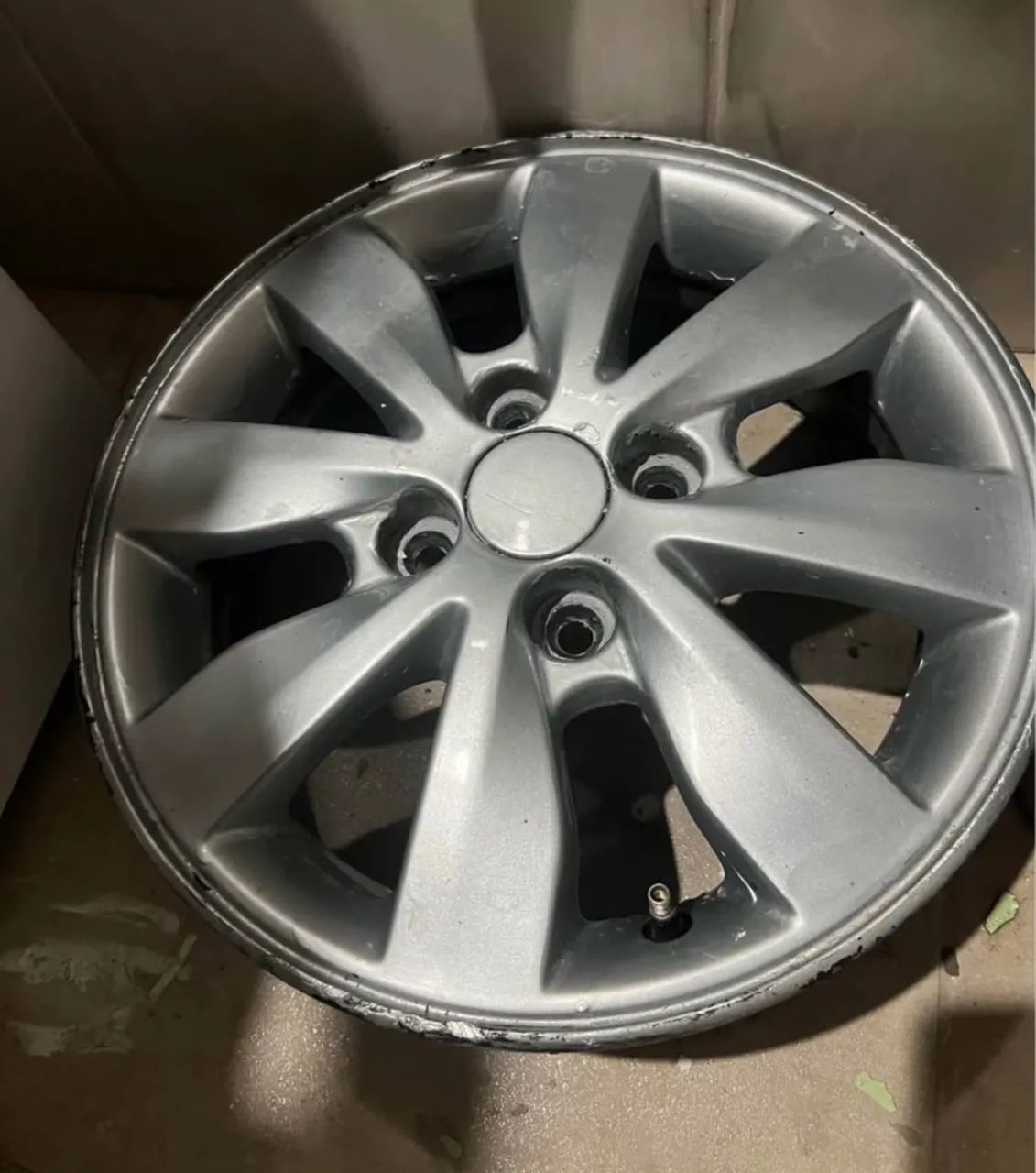 2 rodas Aro 14 hb20 2015