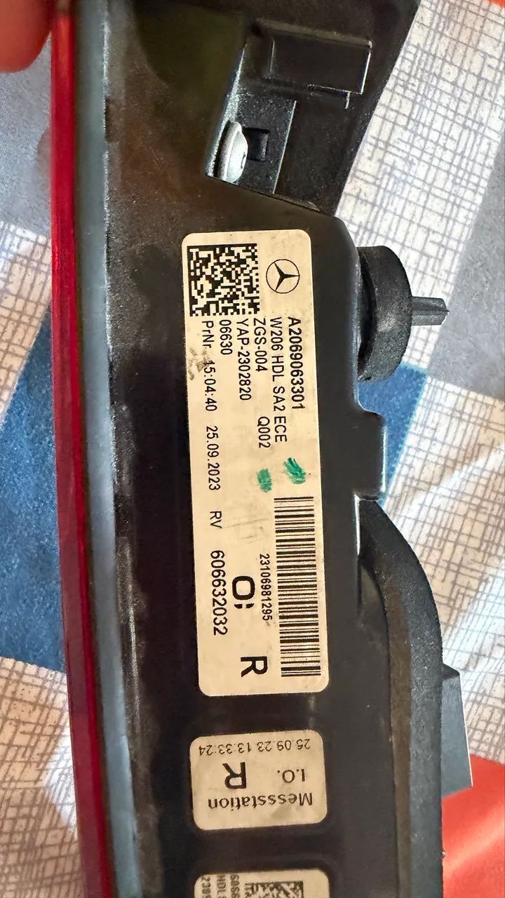 Par de lanternas Mercedes c200, c250 2023. Lado direito  - Foto 8