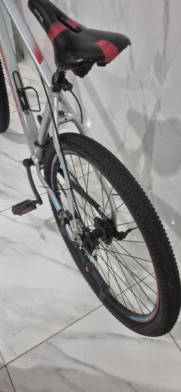 Bicicleta MTB aro 29 em ótimo estado, pronta - Foto 2