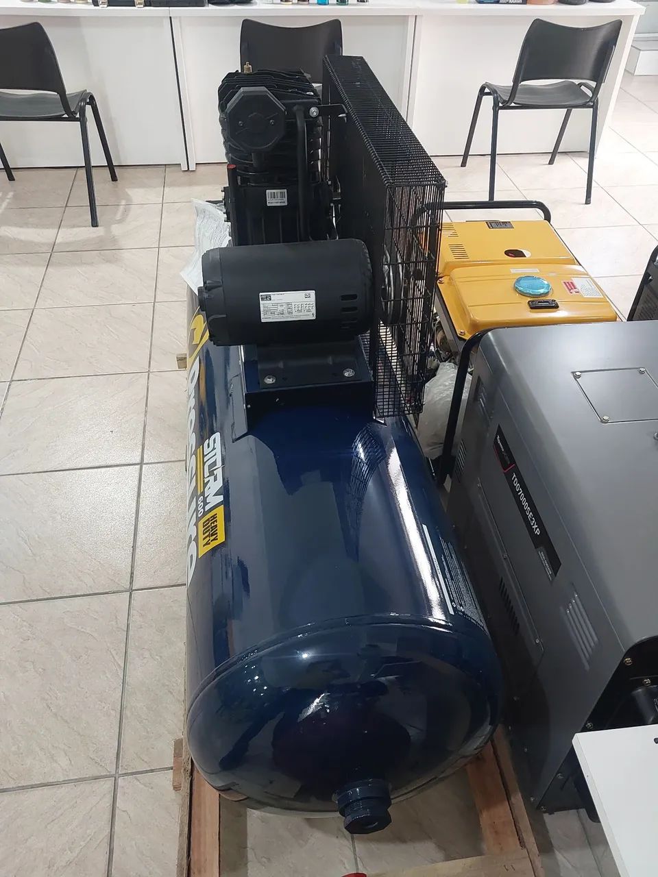 Compressor de ar 250L 175Lbs 5cv Trifásico Pressure (Loja/Novo) - Foto 4