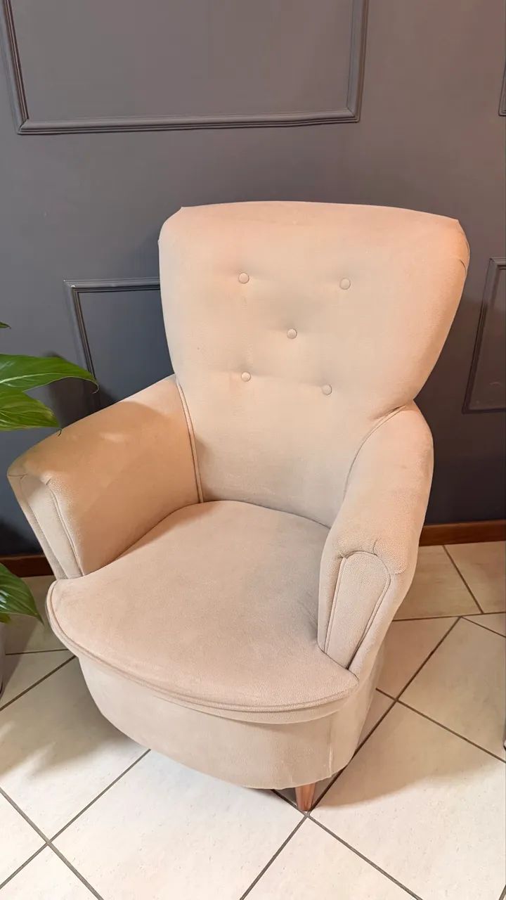 Poltrona Decorativa Clássica Bege 