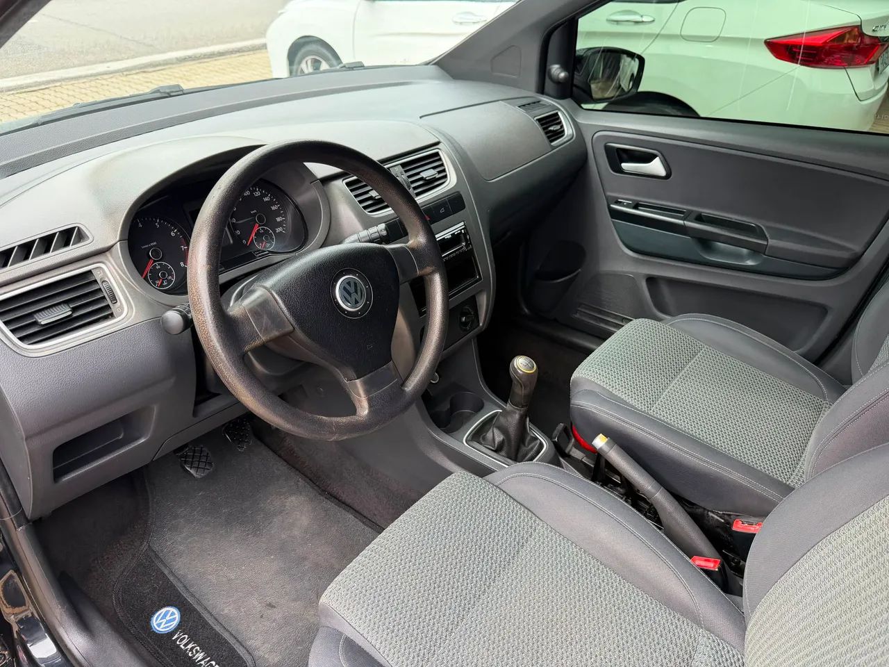 Volkswagen Fox 1.0 Mi Total Flex 8V 5p, foto 9 de 12