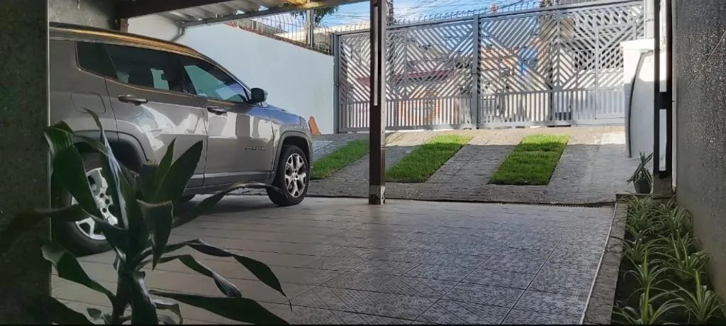 Sobrado à Venda em Osasco - 3 Dormitórios e Churrasqueira
