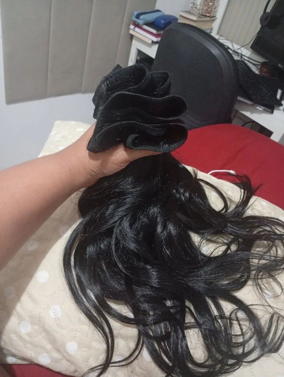 Mega hair humano na tela.   - Foto 3