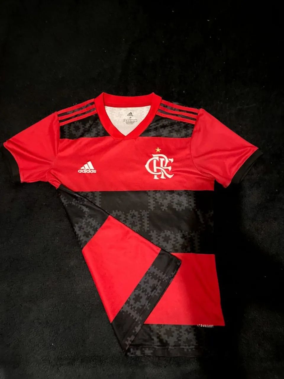 Camisas tailandesas seminovas