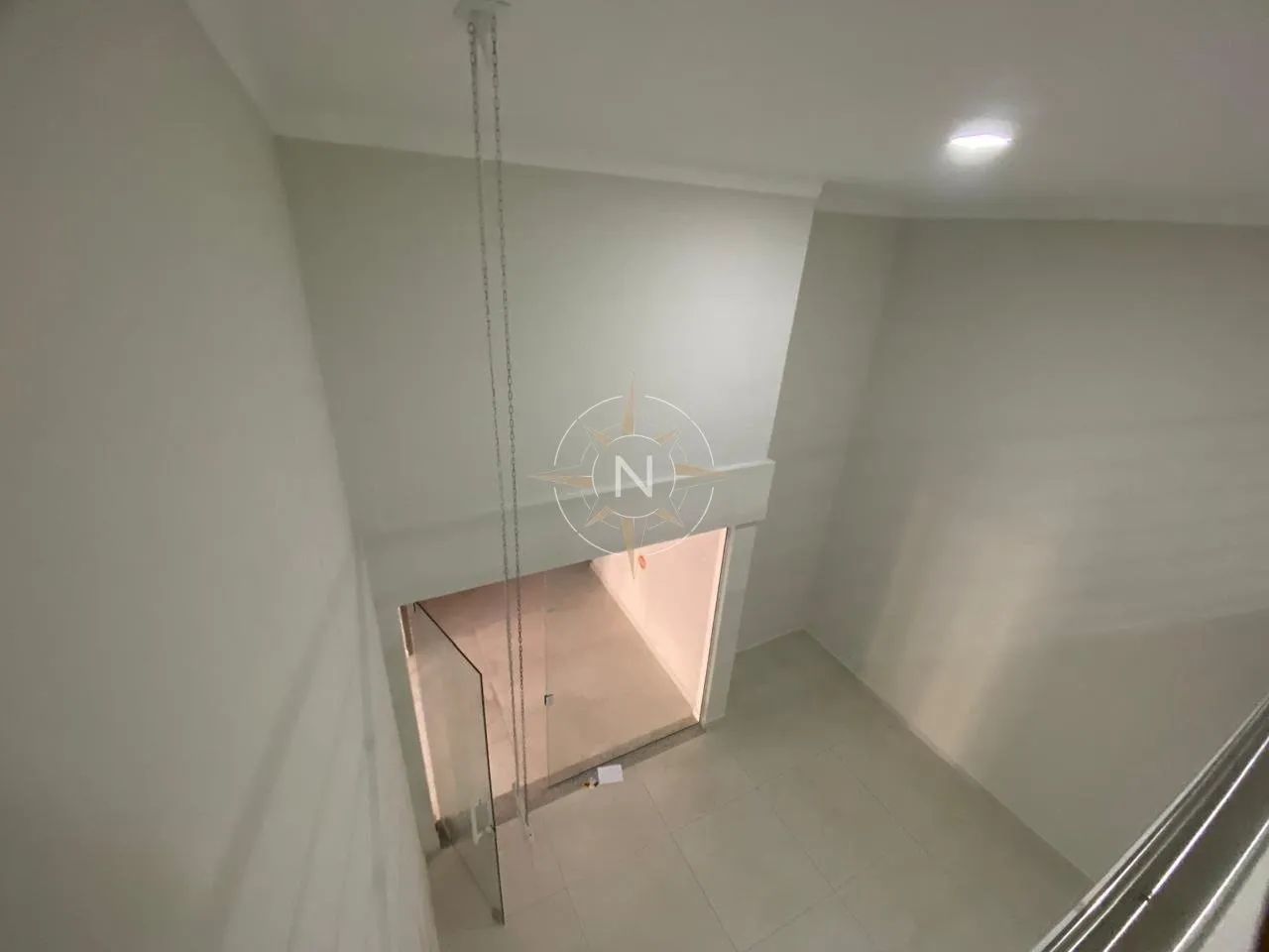 Loja Comercial com Mezanino em Galeria Aberta - Praia dos Ingleses - Foto 5