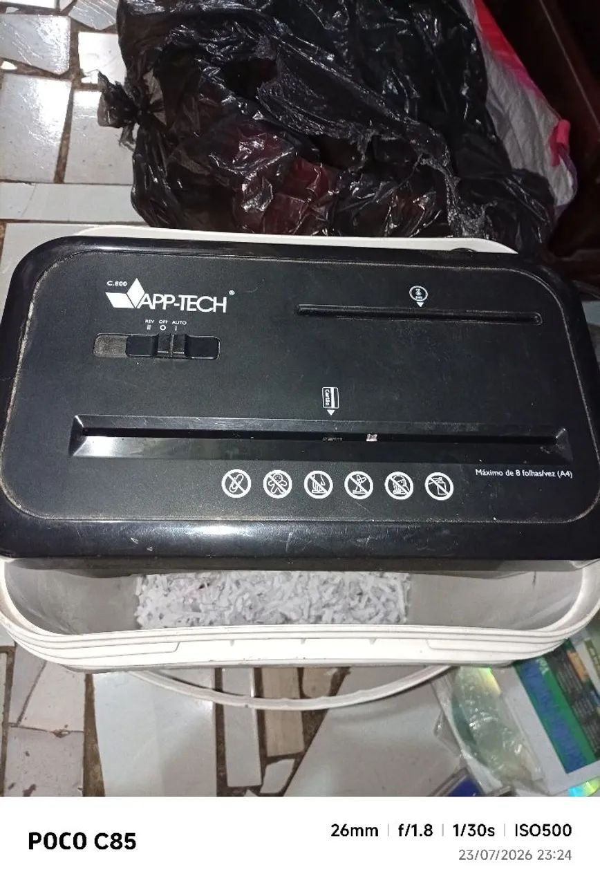 Cortador de papel funcionando perfeitamente 220 vts - Foto 5