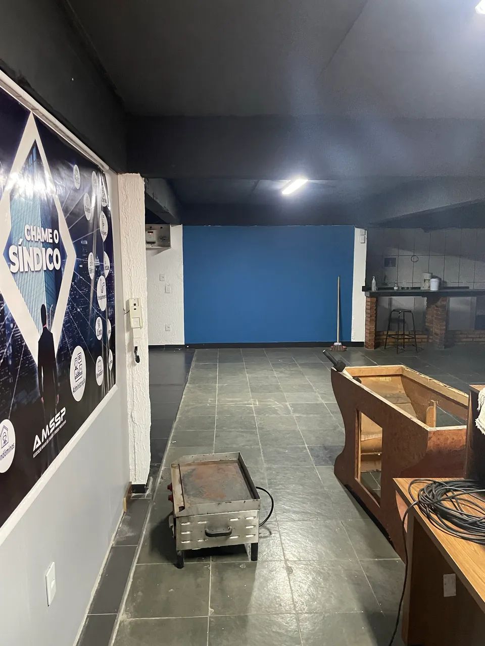 Alugo Escritório com 300 m2, 2 banheiros e copa. Funcionava um comitê político. - Foto 3