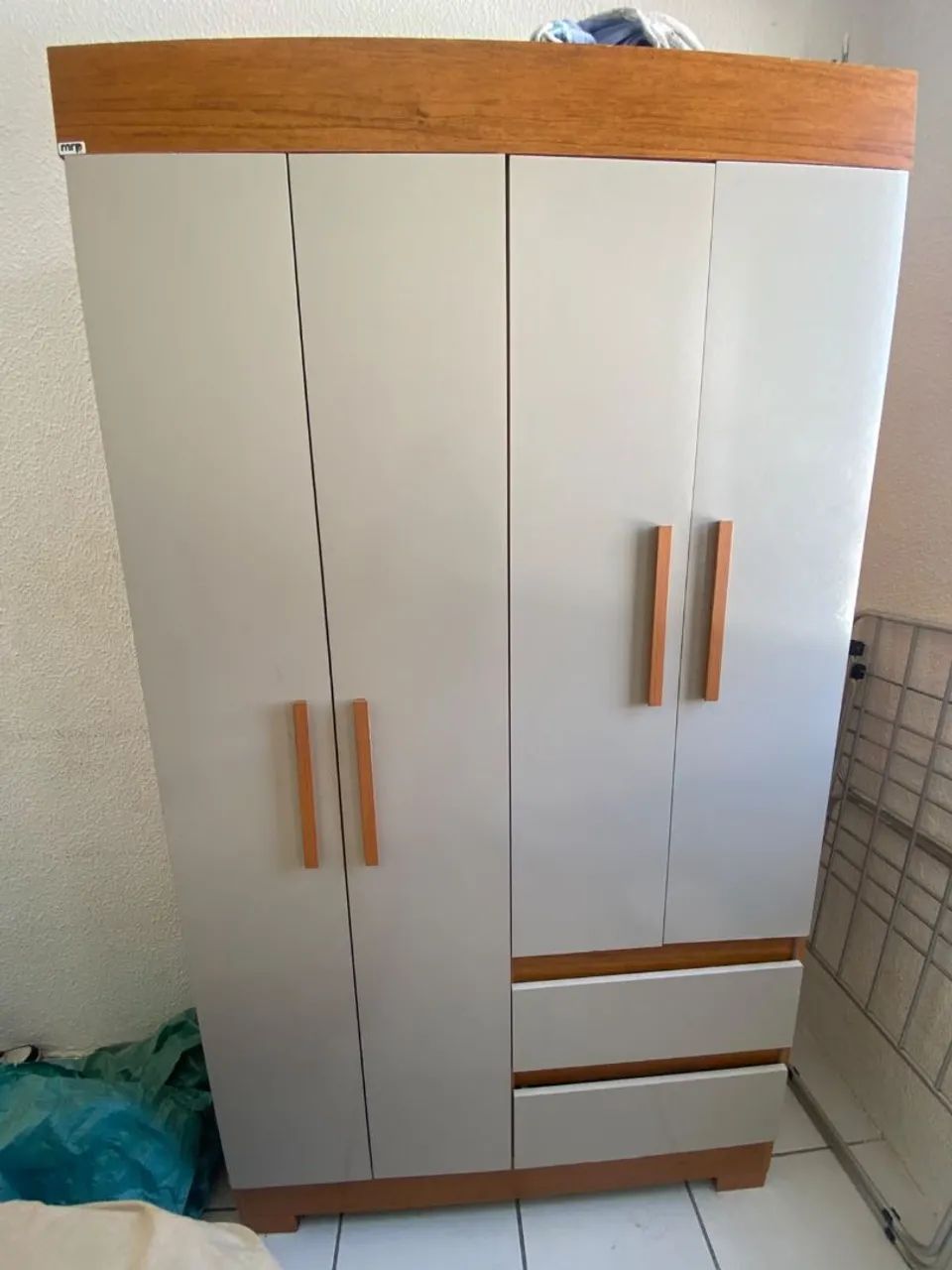 GUARDA ROUPA