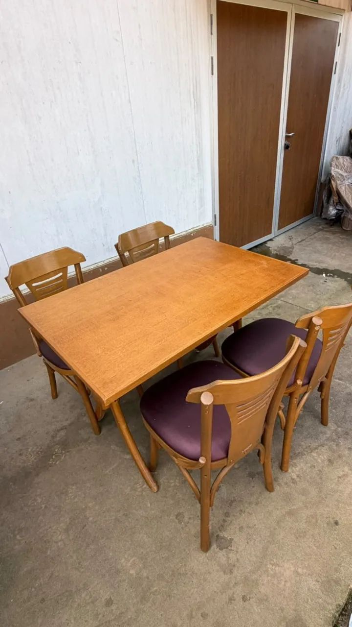 Conjunto de Mesa + 4 cadeiras de madeira - Foto 4