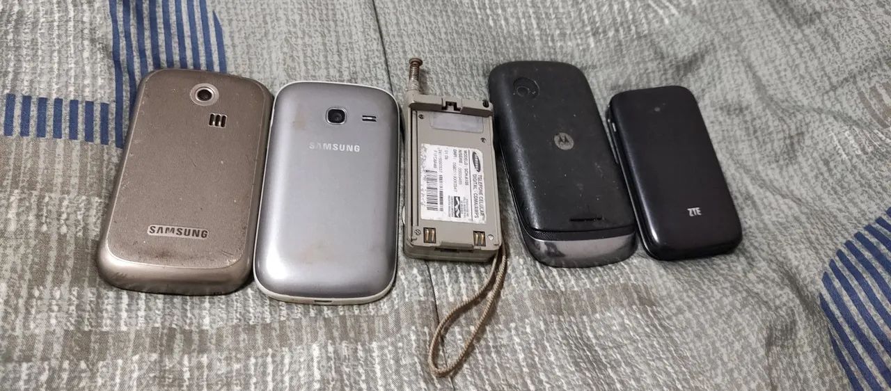 Lote de celulares para retirada de peças - Foto 2