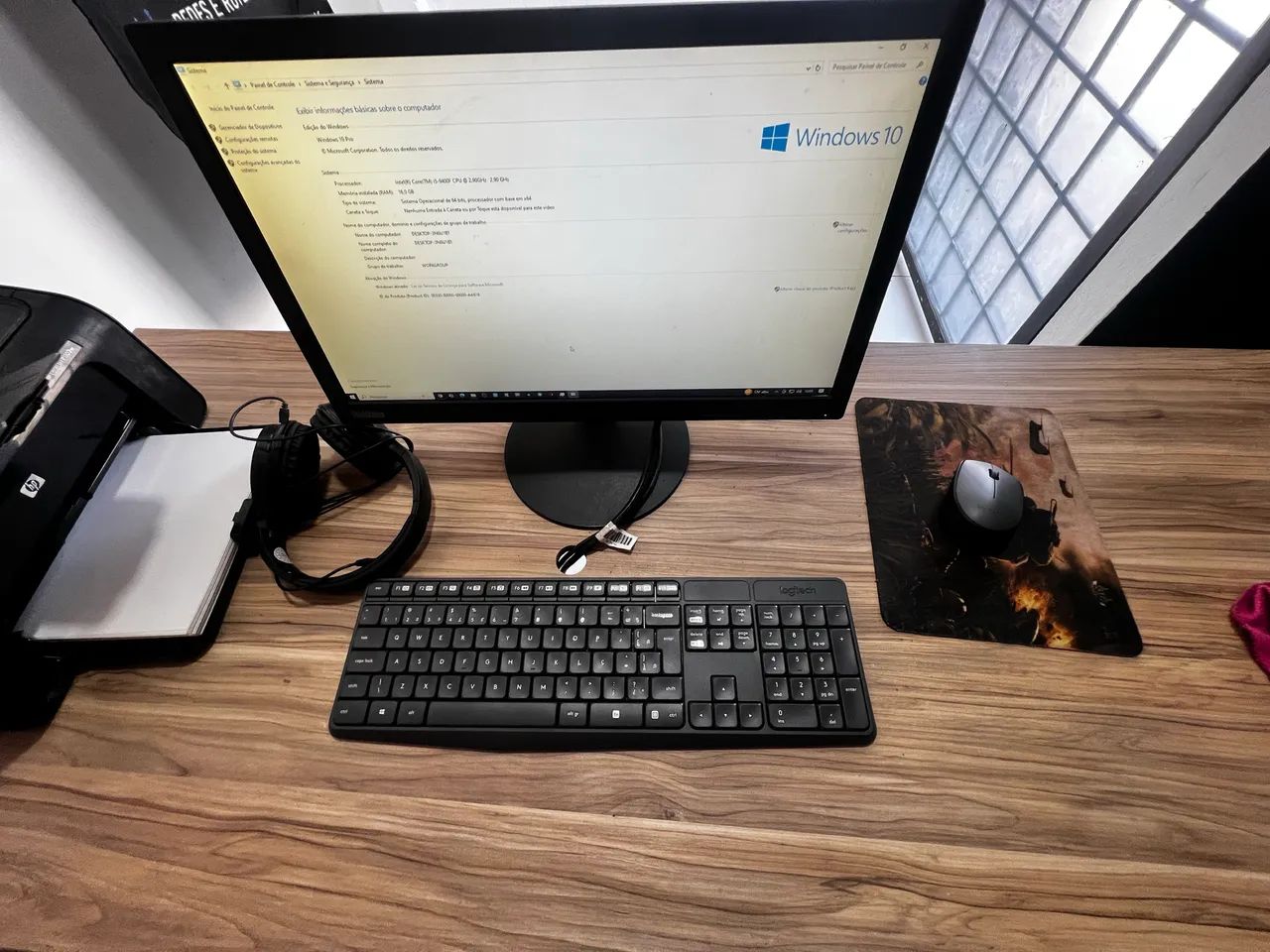 Vende-se: TRÊS MESAS E UM PC COM IMPRESSORA 