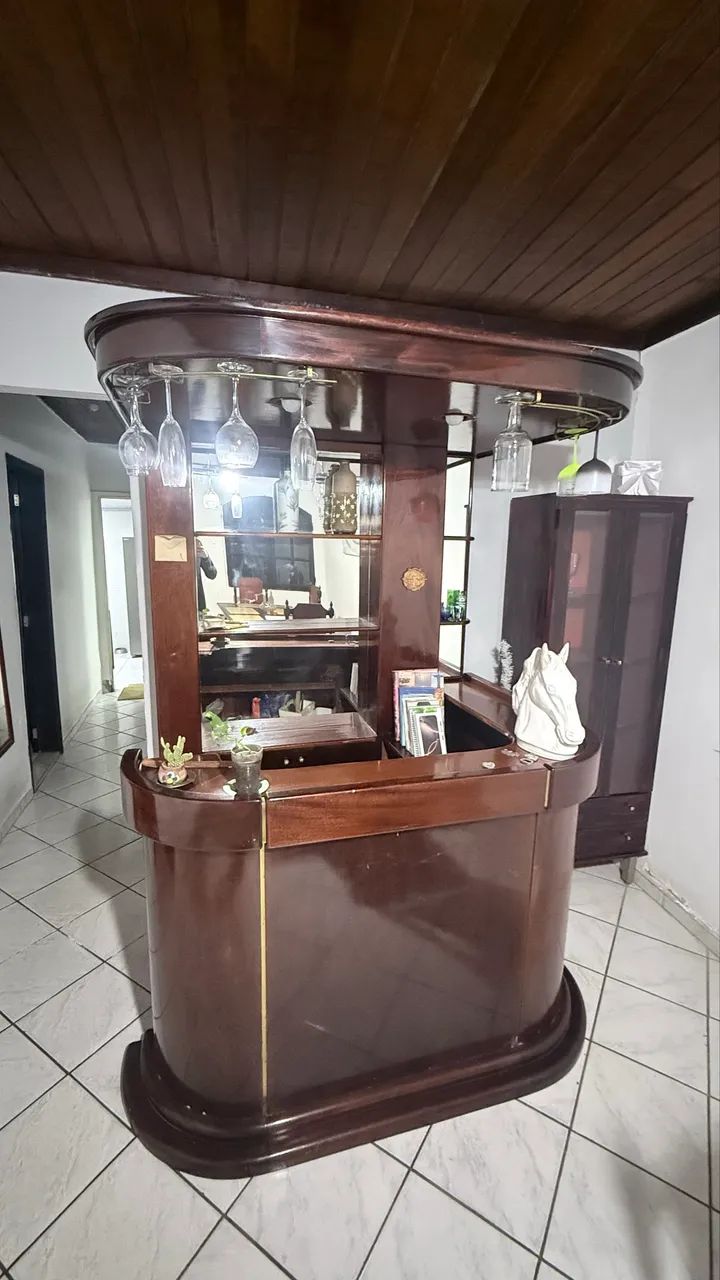 Bar histórico madeira importado