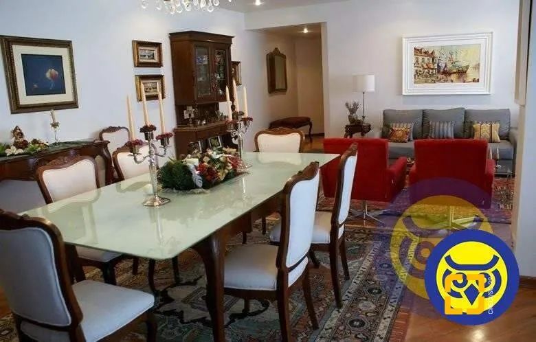 Apto com 266m², 4 Quartos e 2 Vagas no Centro - Foto 2