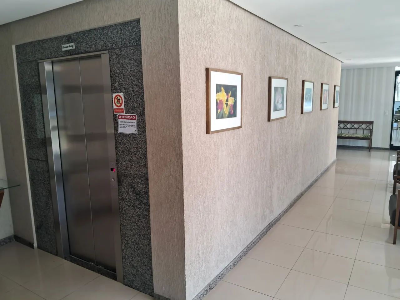 OPORTUNIDADE! Vendo apt 3/4 com varanda, andar alto, vista livre/mar e bem localizado. - Foto 2