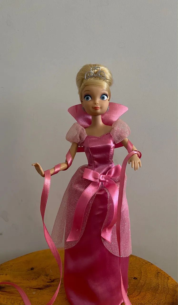 Boneca Disney princesa charlotte do filme princesa e o sapo  - Foto 3