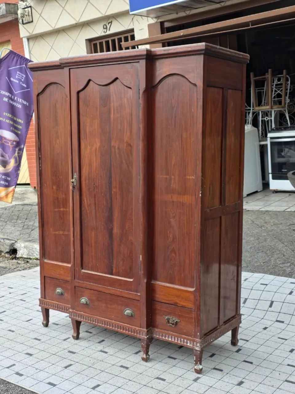 Guarda Roupa Centenario 1 Porta em madeira Ipê Maciço