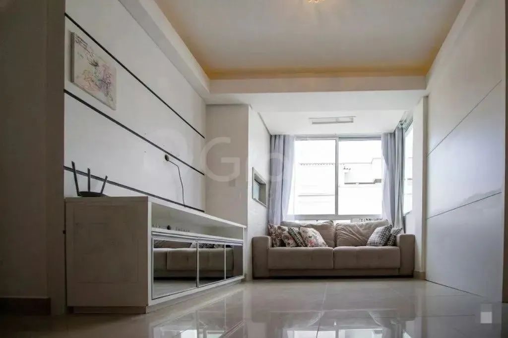 Duplex com 4 quartos sendo 1 suite com 179m² na Trindade.