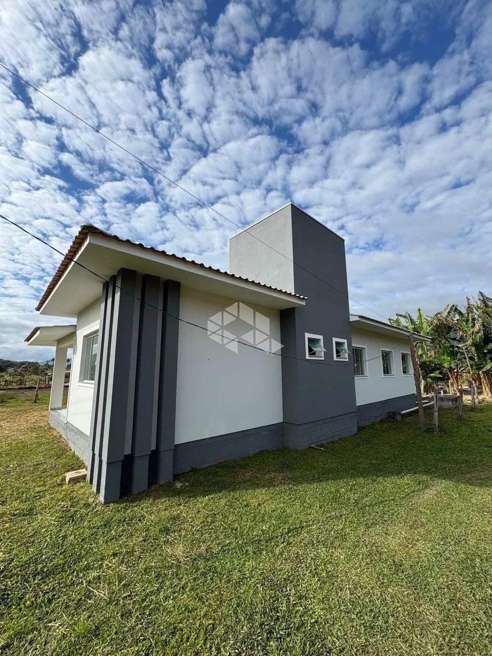 CASA EM ÁREA RURAL COM 3 DORMITÓRIOS E 1 SUITE EM BIGUAÇU - Foto 4