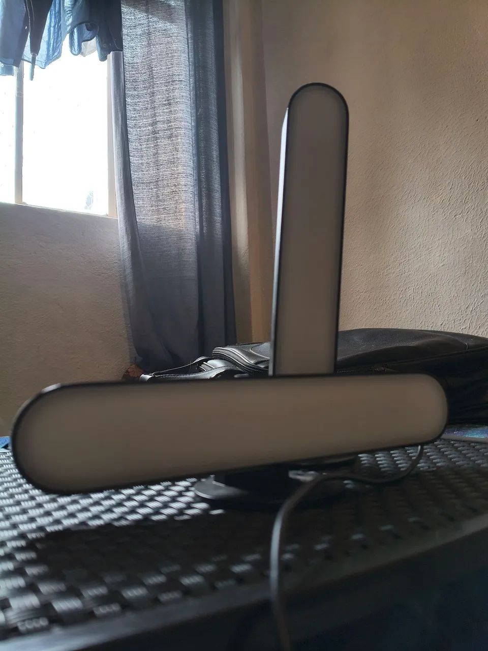 Kit Philips Hue Box + 2 Light Bars  - Foto 2