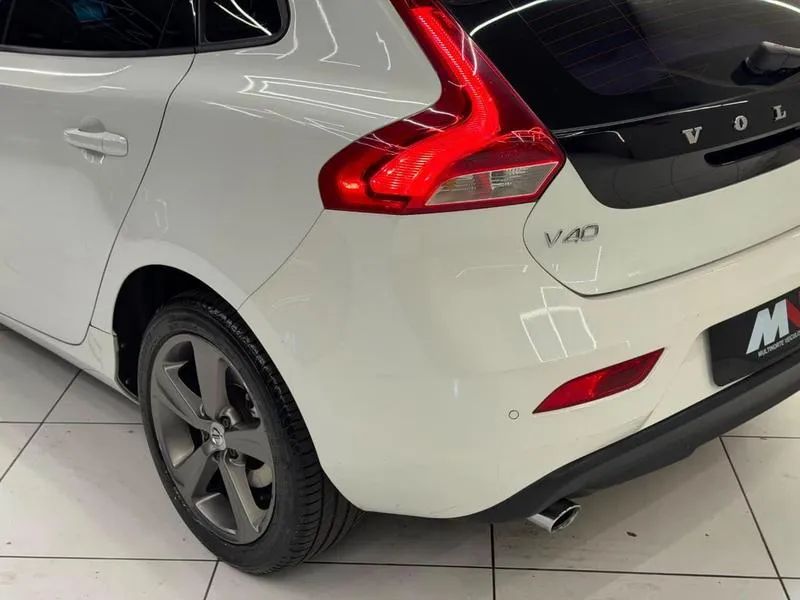 Volvo V40 T-4 KINETIC 2.0 Aut., foto 8 de 14