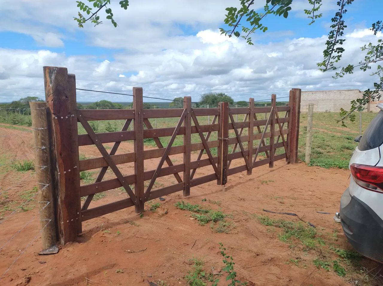 Fazenda com 10 tarefas com  documentos.