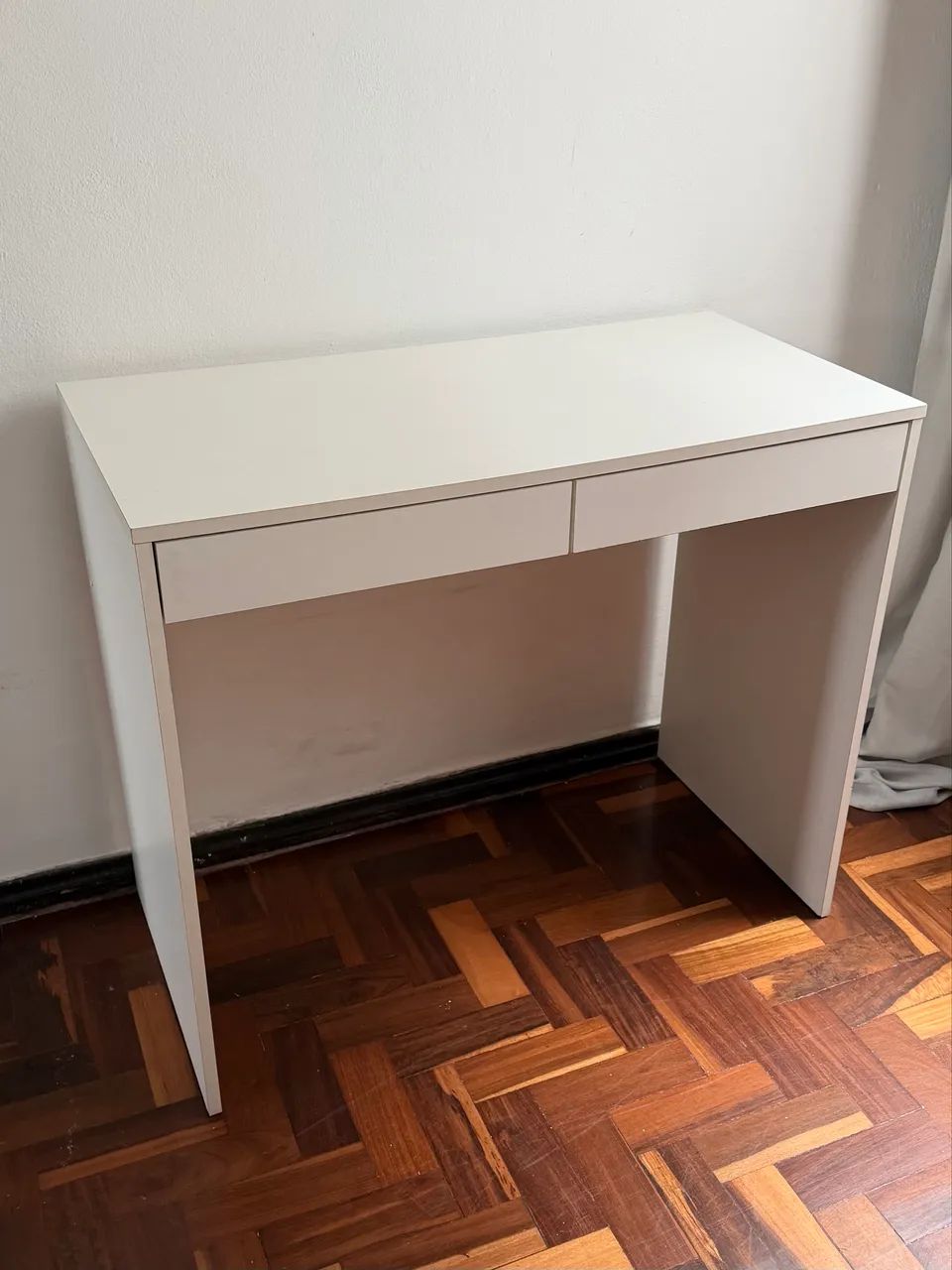 Mesa de estudo com duas gavetas  - Foto 3