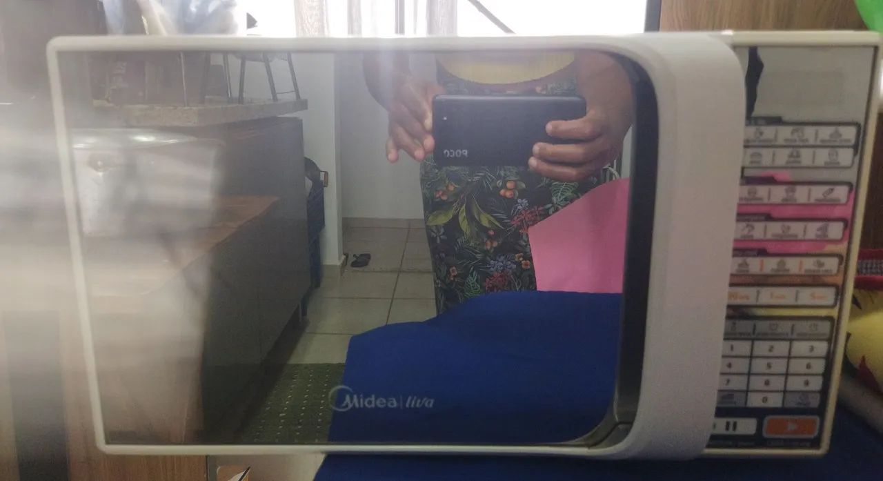 Vendo microondas espelhado mideia 20L 127v  - Foto 5