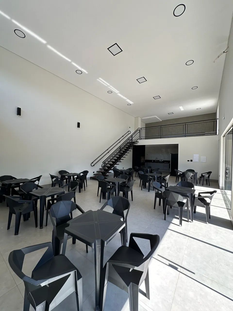 Vendo área de lazer com salão, 2 quartos, piscina e quadra de areia - Foto 4