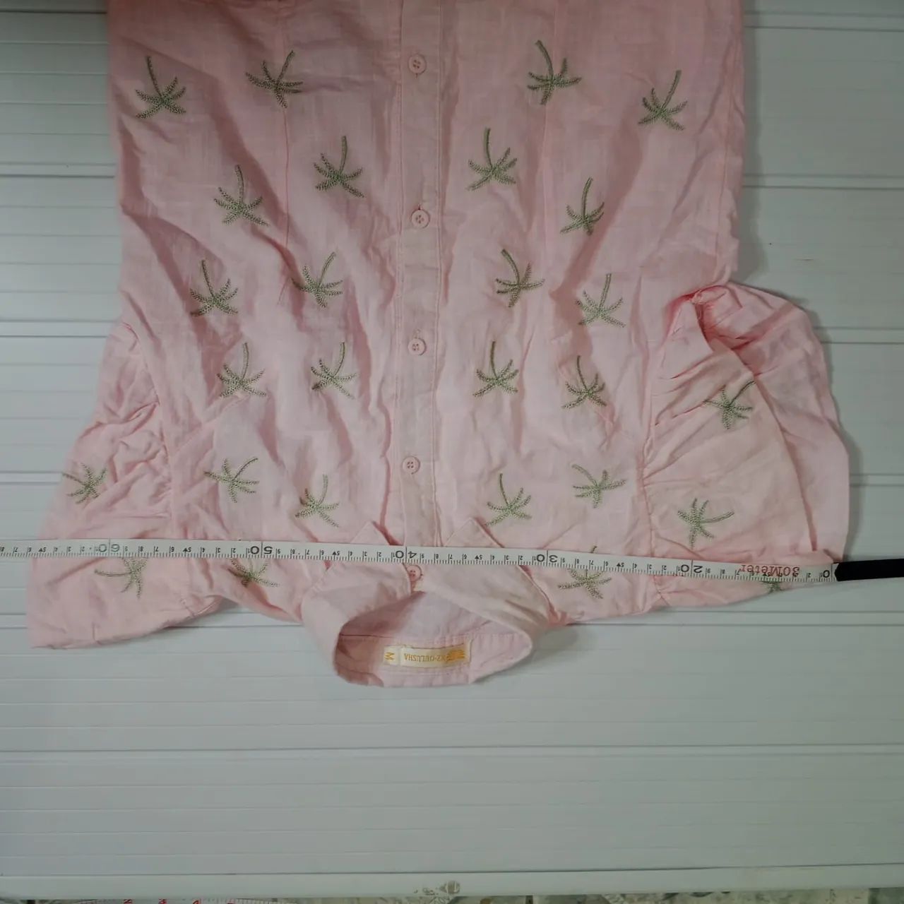 Camisa rosa tamanho P camisa meia manga estampada camisa rosa feminina usada