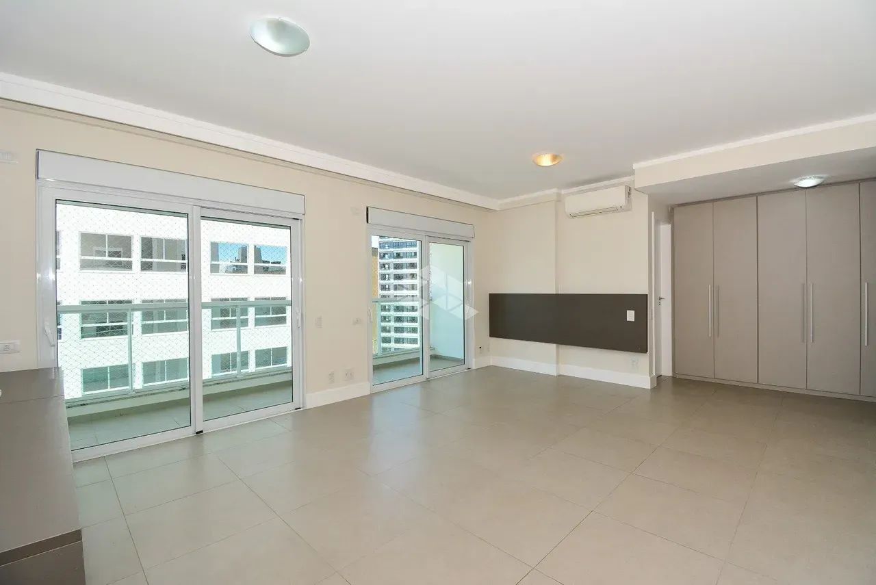 APARTAMENTO SEMIMOBILIADO COM 1 SUITE E LAZER COMPLETO NO CENTRO DE FLORIANÓPOLIS - Foto 3